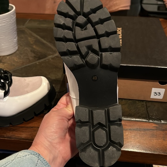 All Black Chunky Loafer 2” heel size 40 (9) gray/white - Picture 8 of 10